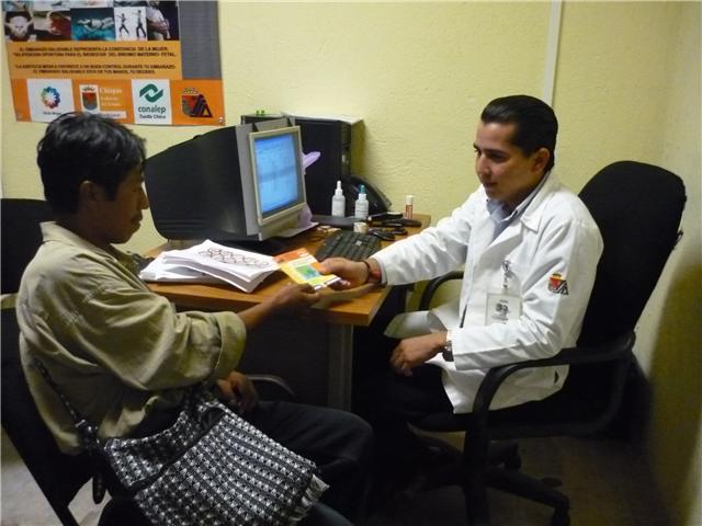 Migración y desigualdades en la salud: IEP organiza mesa verde sobre investigación en Ecuador
