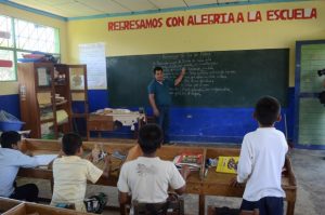Hay que luchar desde la escuela contra visión de un Perú violento y discriminador