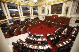 La situación política peruana: oscilando entre el choque y el atascamiento, por Romeo Grompone