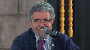 Efraín Gonzales de Olarte, exdirector general del IEP, recibió la distinción de Profesor Emérito por la PUCP